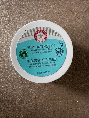 First Aid Beauty Facial Radiance Pads Exfoliating Skin Care
